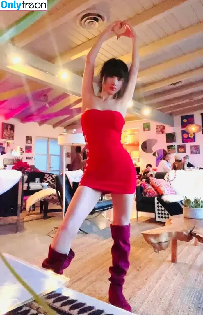 Bai Ling nude photo #0309 (iambailing)