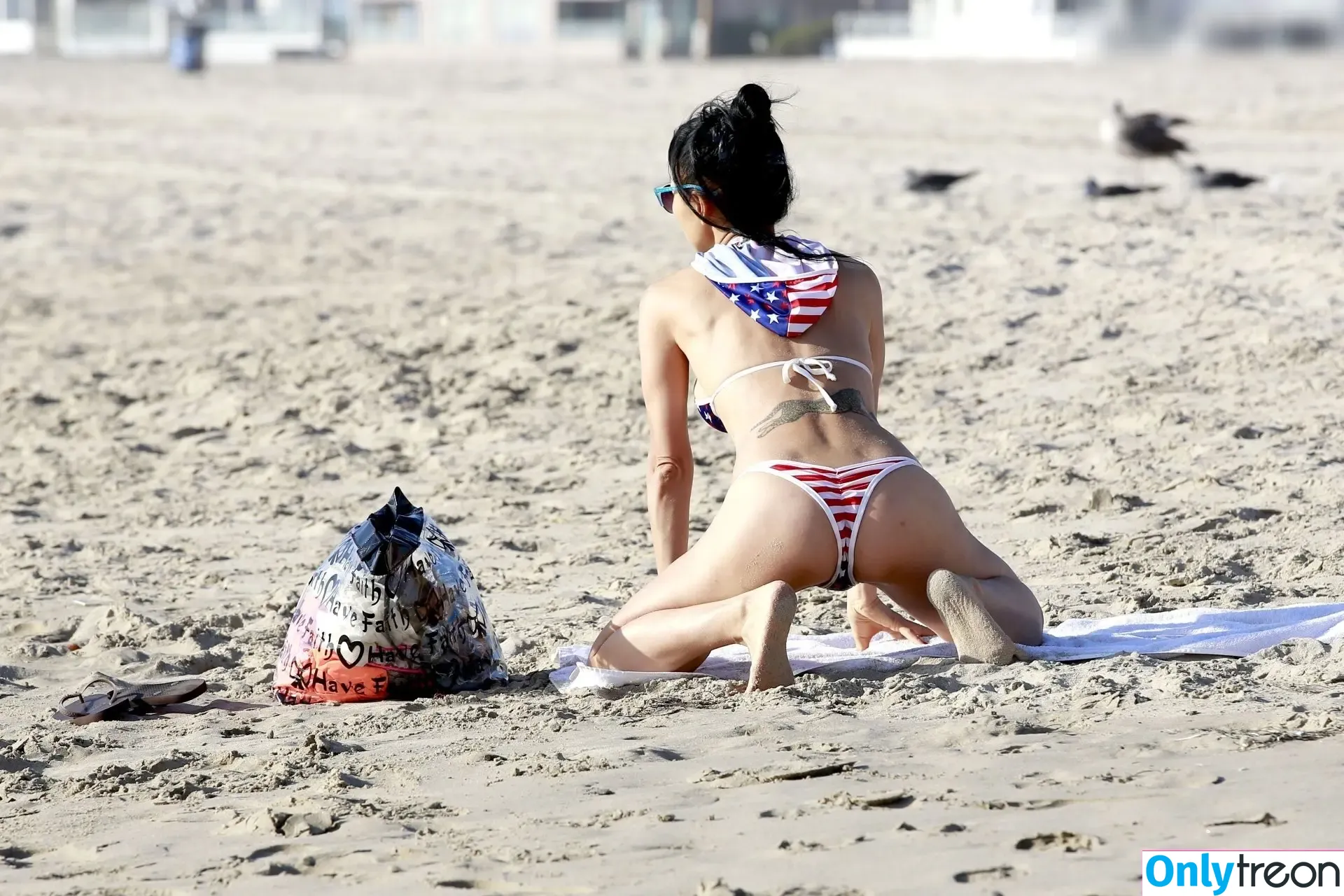 Bai Ling nude photo #0460 (iambailing)