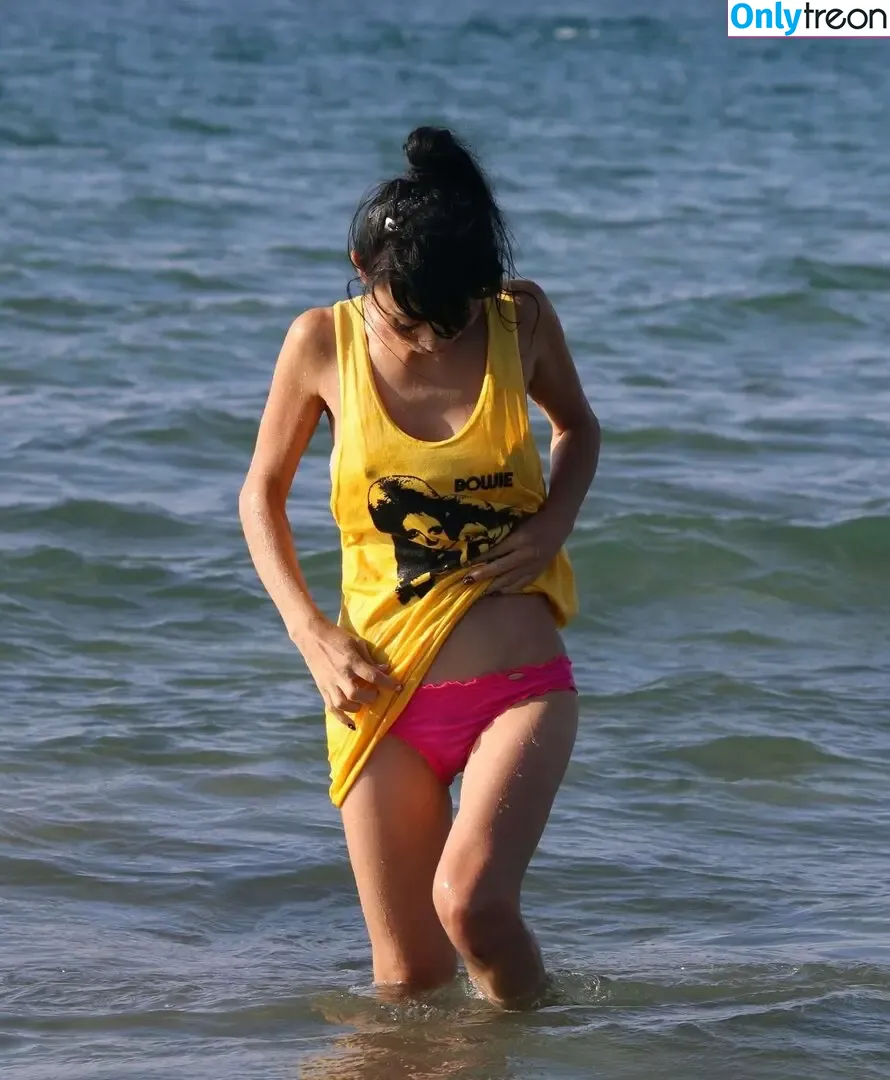 Bai Ling nude photo #0811 (iambailing)