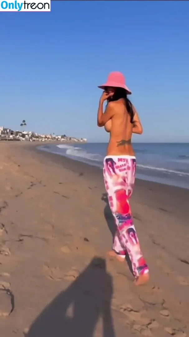 Bai Ling nude photo #0825 (iambailing)