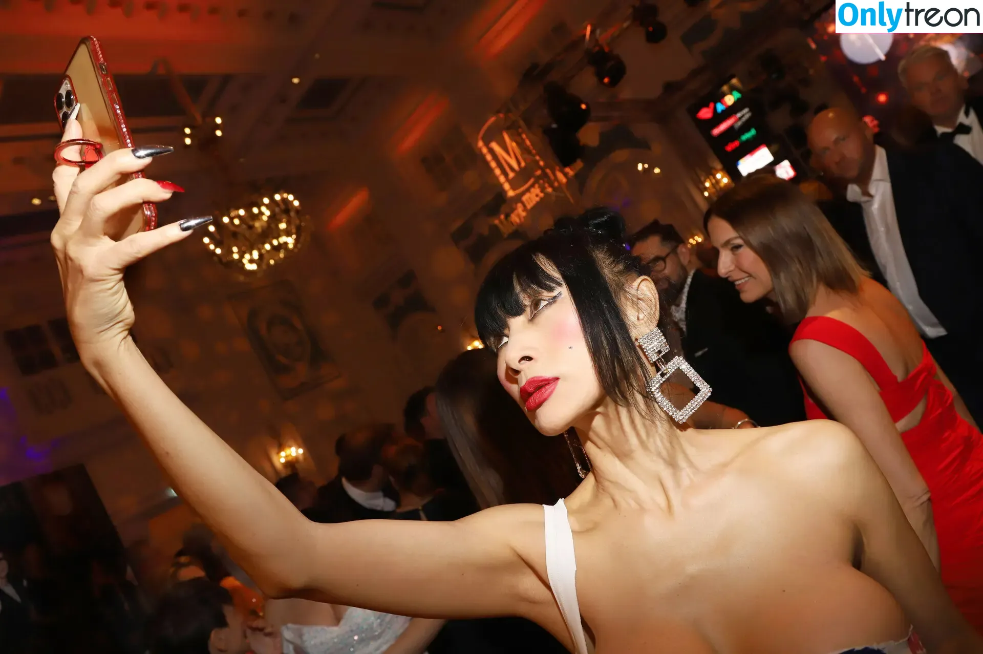 Bai Ling nude photo #1052 (iambailing)