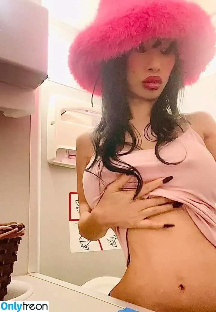 Bai Ling nude photo #1158 (iambailing)