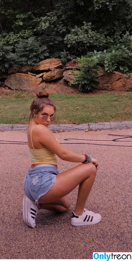 Bailee Palen nude photo #0002 (baileepalen / spicybailee)