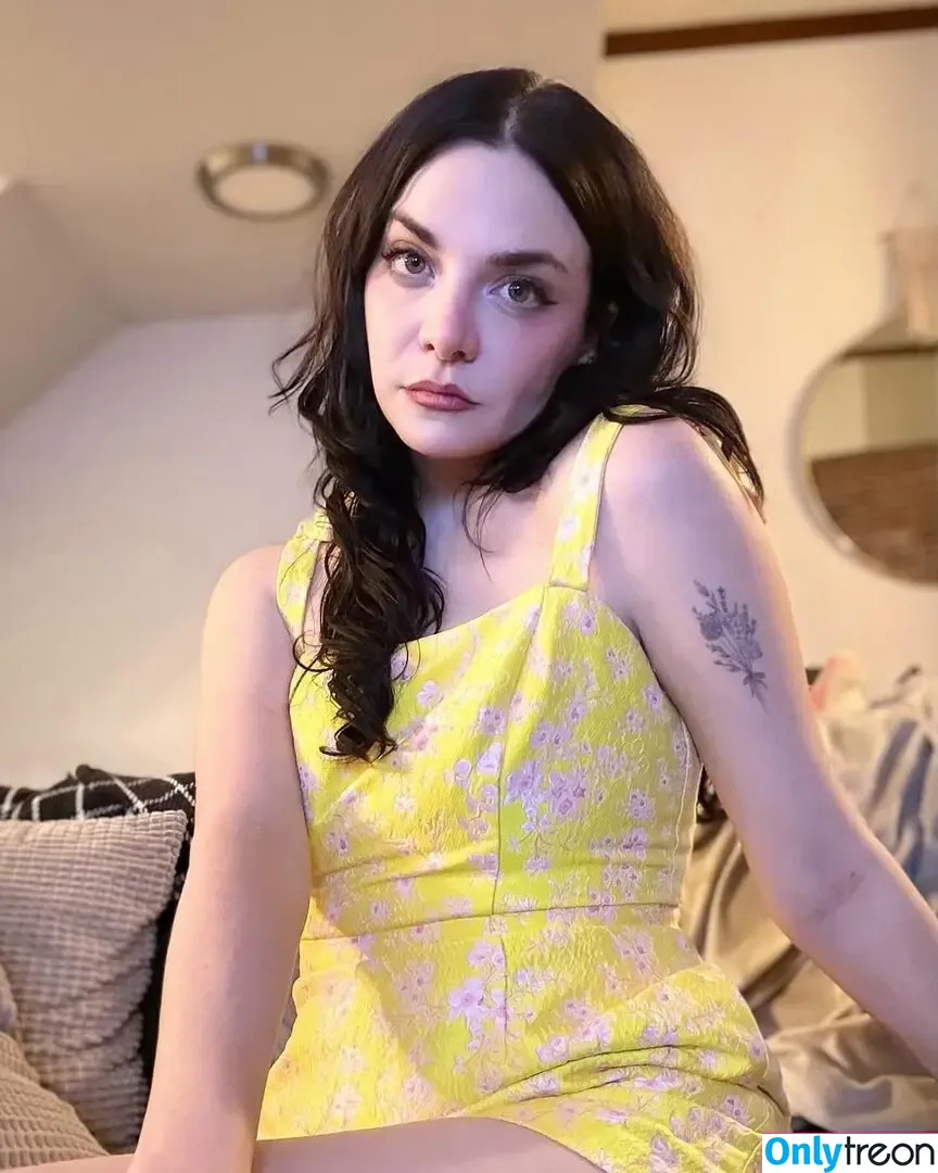Bailey Meyers nude photo #0019 (bailienvspredator)