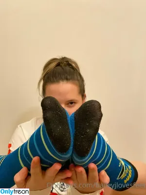 baileyjlovesfeet / yourgirlclover nude photo #0008