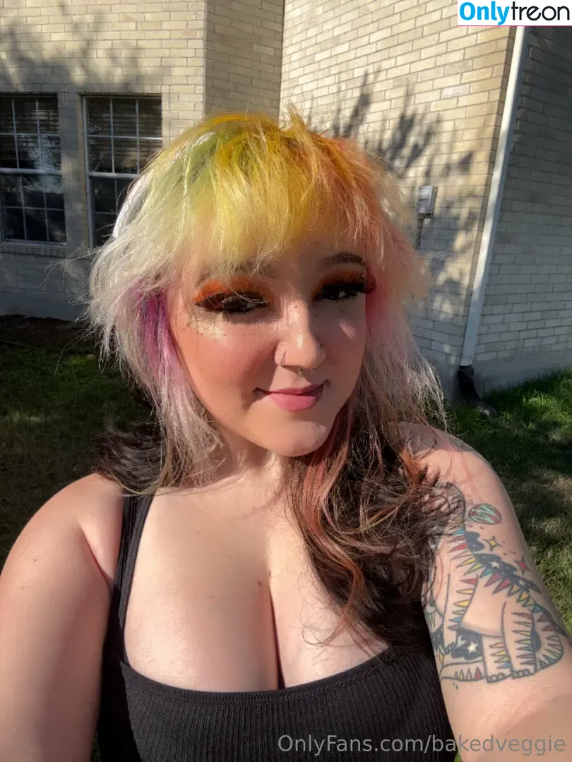 bakedveggie nude photo #0056 (baked.veggie / baked_veggie)