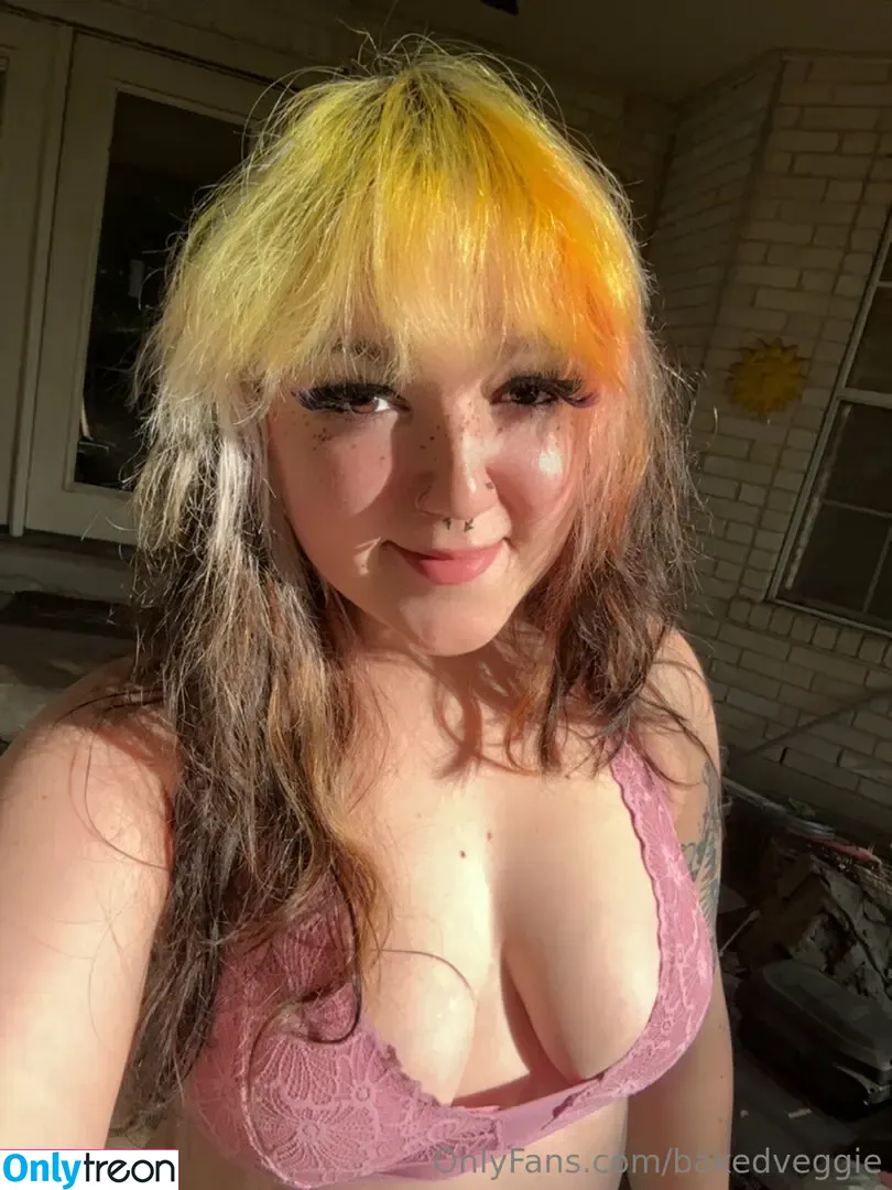 bakedveggie nude photo #0097 (baked.veggie / baked_veggie)