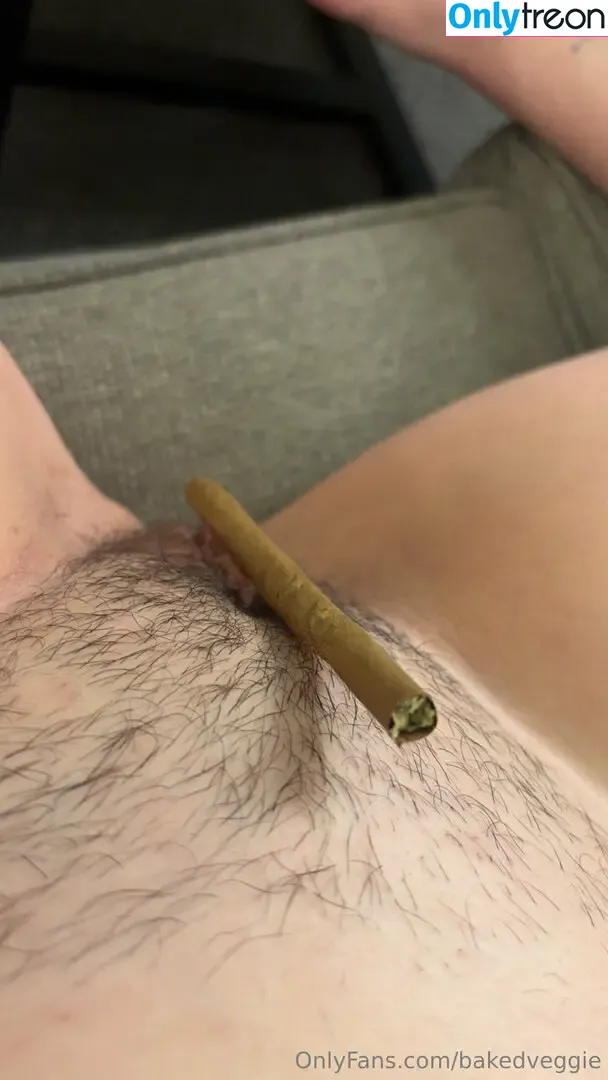 bakedveggie nude photo #0108 (baked.veggie / baked_veggie)