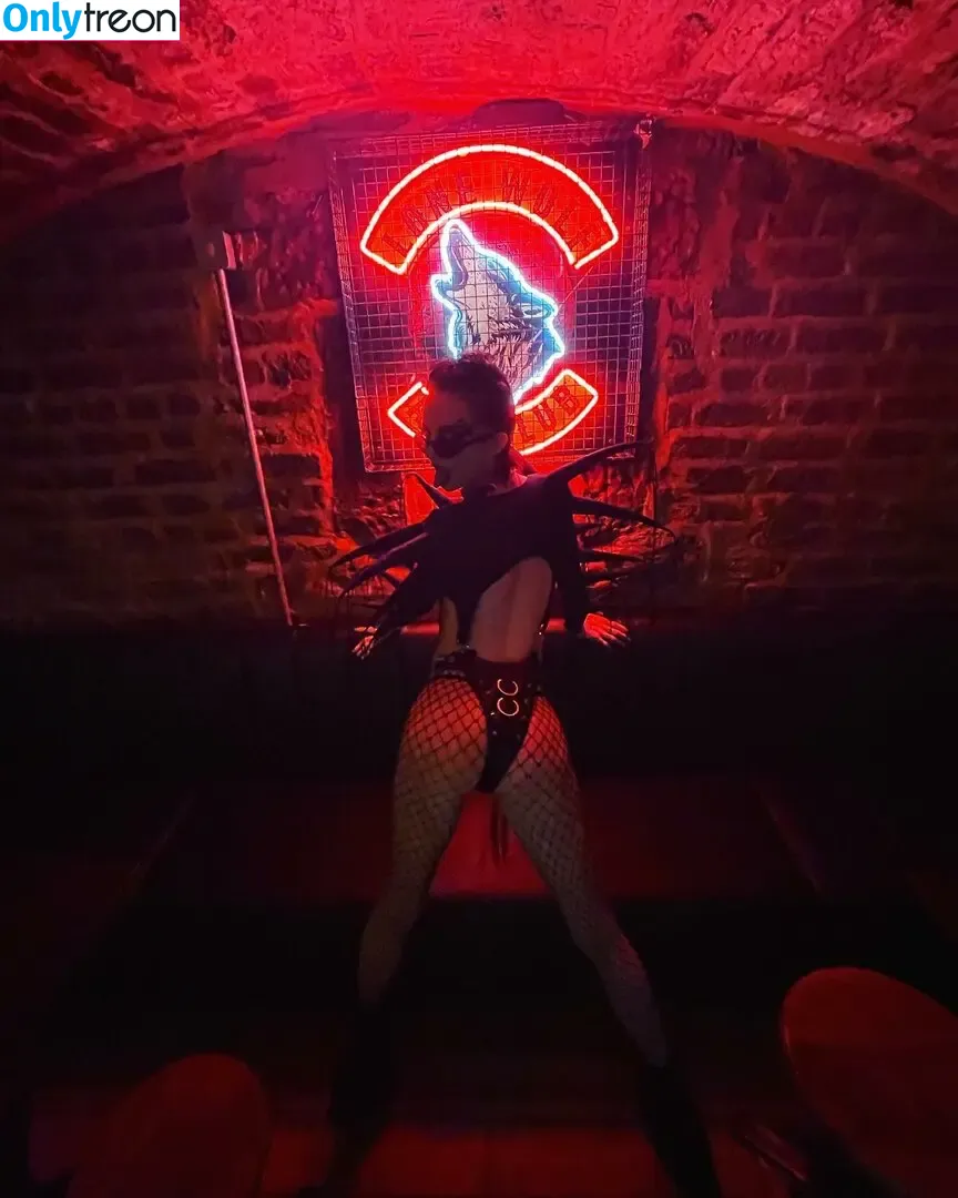 Bambi Thug nude photo #0002 (bambiethug / cocostrokes1)