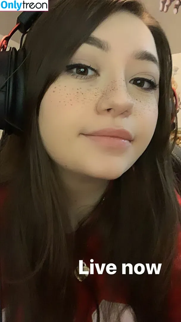 Bananabrea nude photo #0011 (bananabreaa)