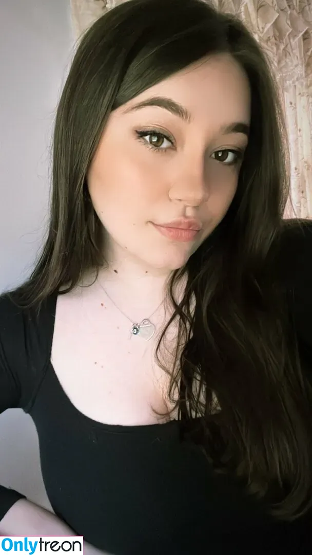 Bananabrea nude photo #0039 (bananabreaa)