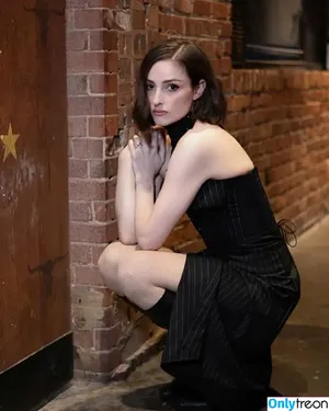 Banks / hernameisbanks nude photo #0145