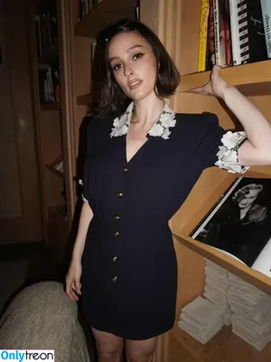 Banks / hernameisbanks nude photo #0165
