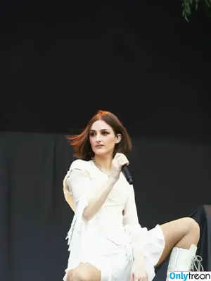 Banks / hernameisbanks nude photo #0167