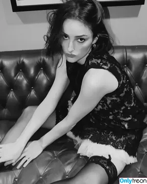Banks / hernameisbanks nude photo #0174