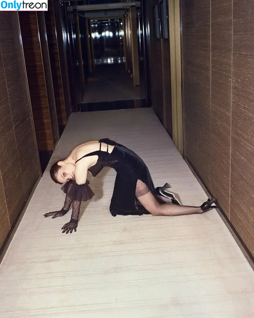 Banks nude photo #0143 (hernameisbanks)