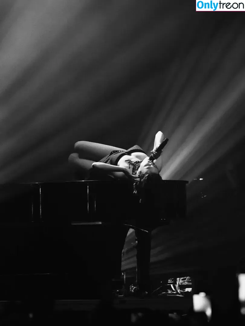 Banks nude photo #0153 (hernameisbanks)