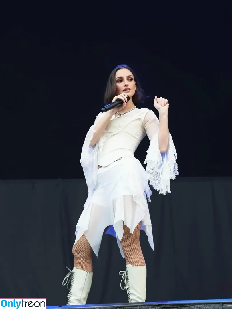 Banks nude photo #0170 (hernameisbanks)