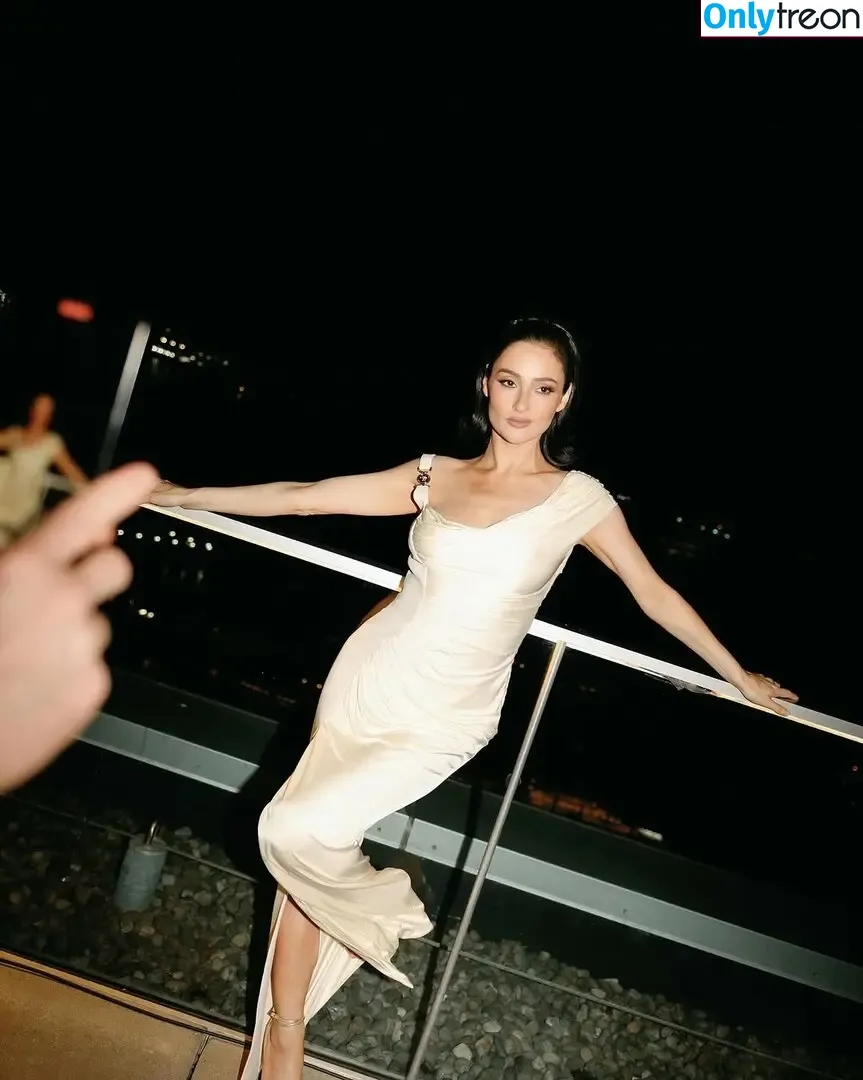 Banks nude photo #0186 (hernameisbanks)