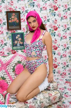 Barbara Palvin / realbarbarapalvin nude photo #0547