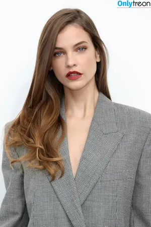 Barbara Palvin / realbarbarapalvin nude photo #0731