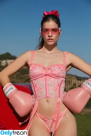 Barbara Palvin / realbarbarapalvin nude photo #0778