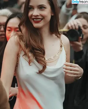 Barbara Palvin / realbarbarapalvin nude photo #0856