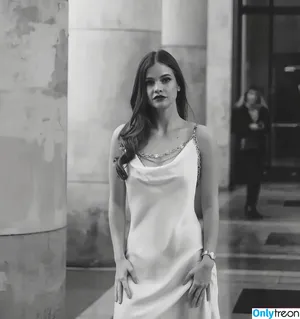 Barbara Palvin / realbarbarapalvin nude photo #0859
