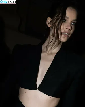 Barbara Palvin / realbarbarapalvin nude photo #0878