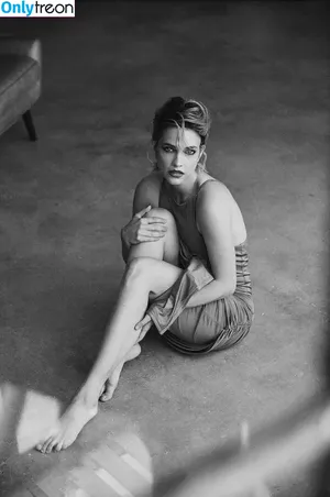 Barbara Palvin / realbarbarapalvin nude photo #1128