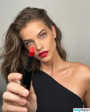 Barbara Palvin / realbarbarapalvin nude photo #1395