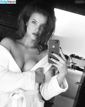 Barbara Palvin / realbarbarapalvin nude photo #2337