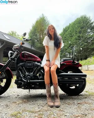 Barbiejeepgirl / barbiejeepgirl2.0 / barbiejeepgirll nude photo #0013