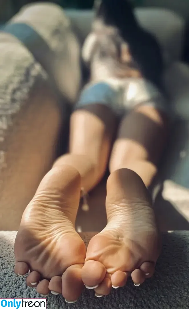 Bare Feet nude photo #0151 (barefeetpose)