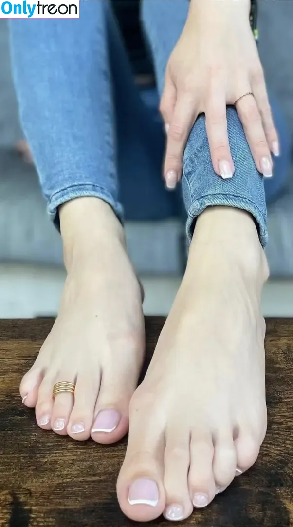 Bare Feet nude photo #0276 (barefeetpose)