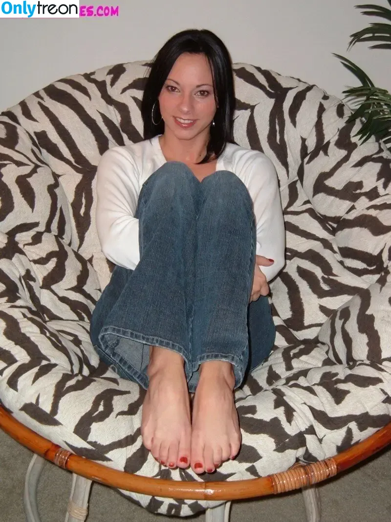 Bare Feet nude photo #0456 (barefeetpose)