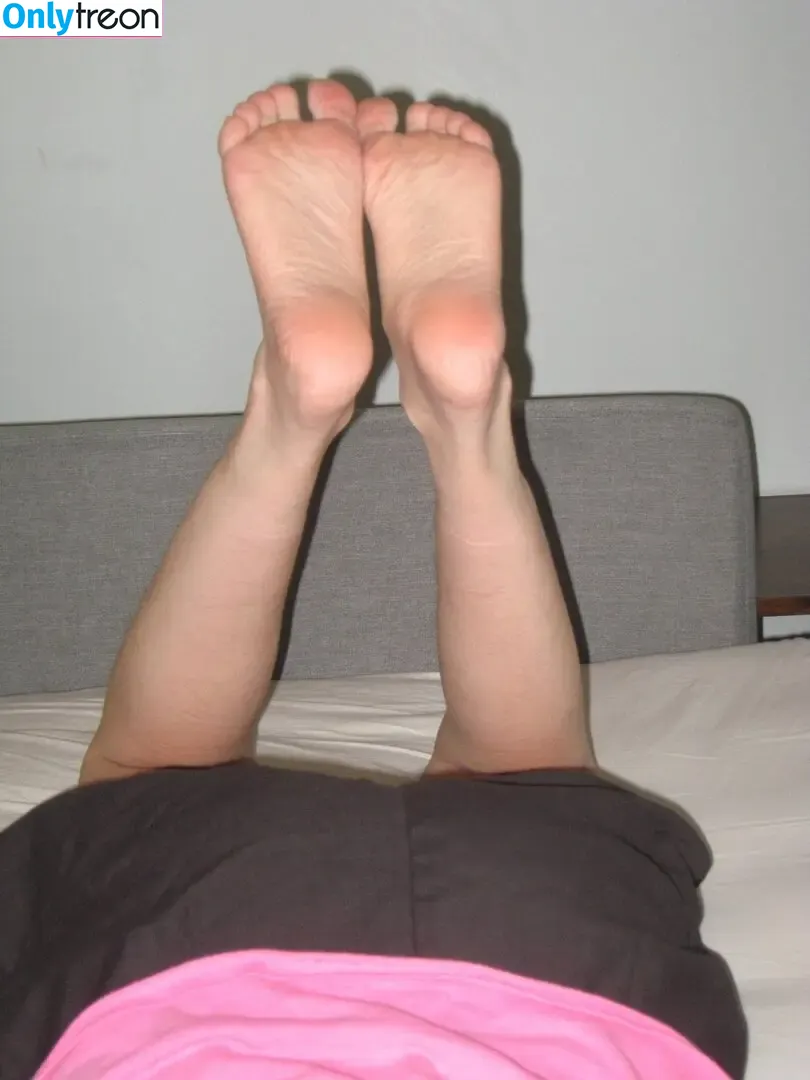 Bare Feet nude photo #0555 (barefeetpose)