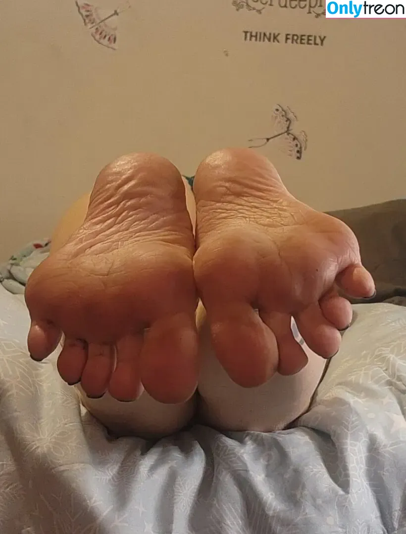 Bare Feet nude photo #0601 (barefeetpose)