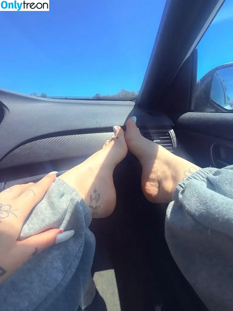 Bare Feet nude photo #1081 (barefeetpose)