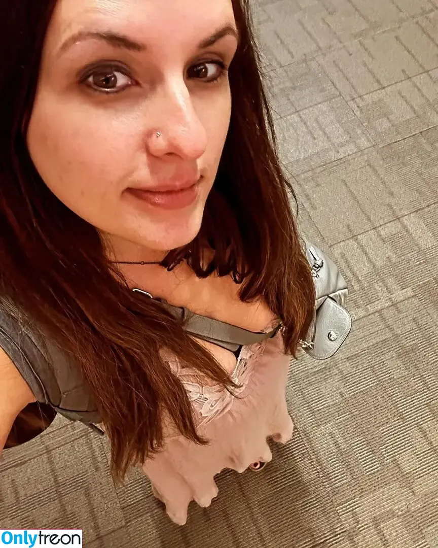 Barefootmamamn nude photo #0278 (Barefootmamamn)