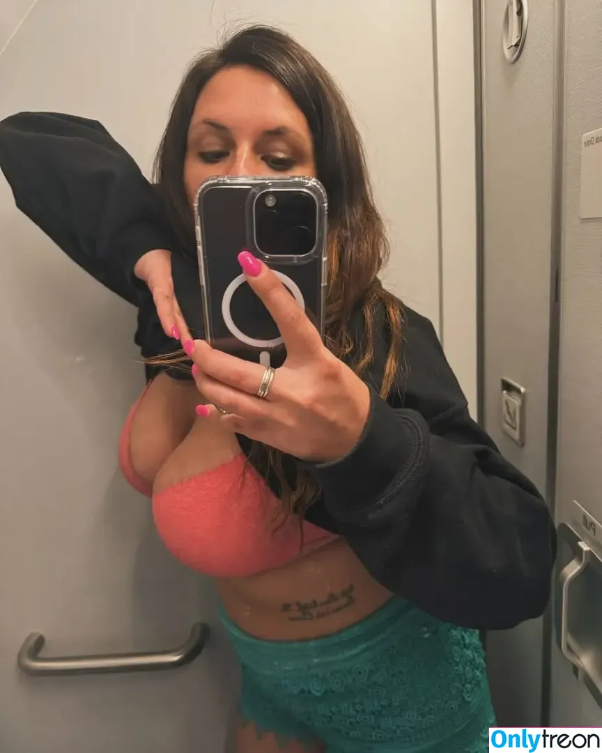Barefootmamamn nude photo #0288 (Barefootmamamn)