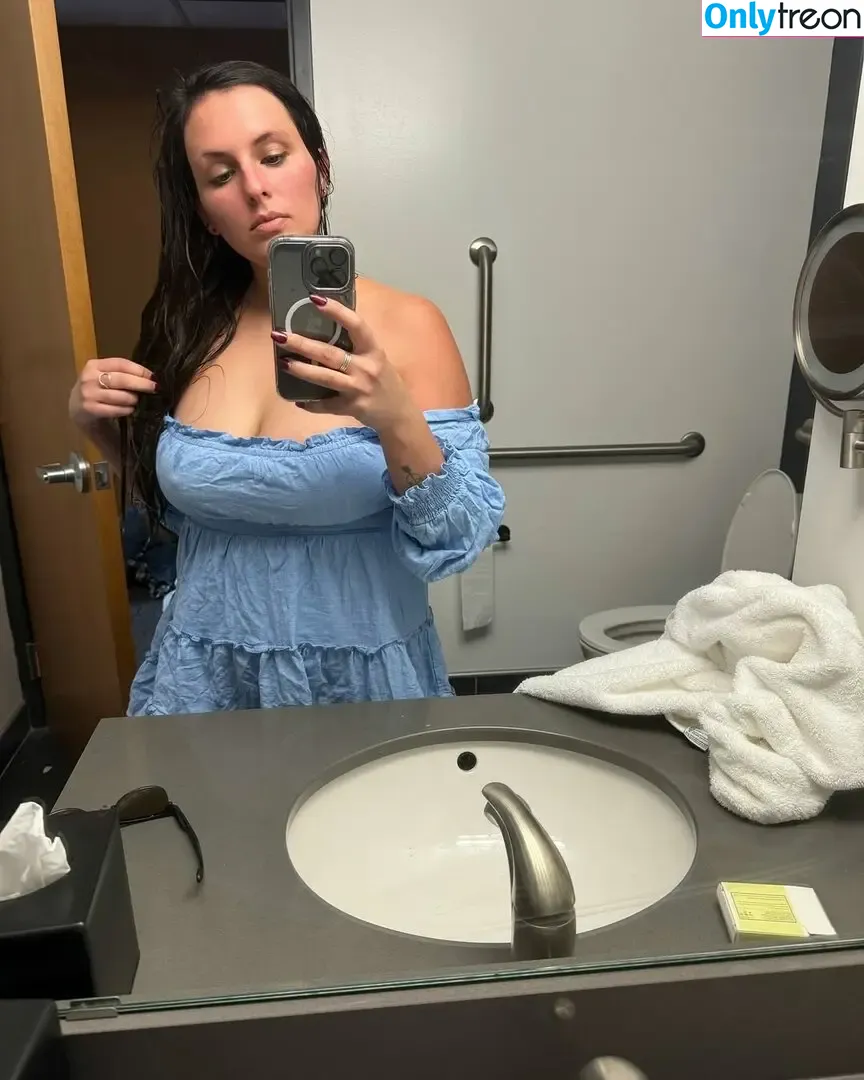 Barefootmamamn nude photo #0292 (Barefootmamamn)