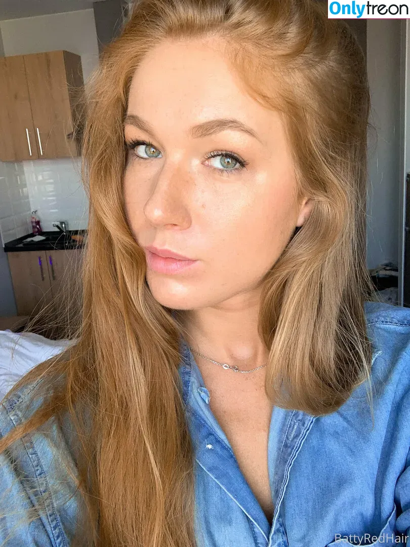 battyredhair nude photo #0089 (battyredhair)