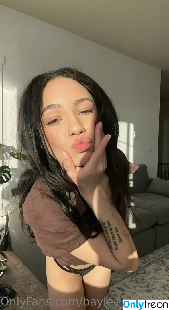 baylee_the_baddie nude photo #0006 (the.baylee)