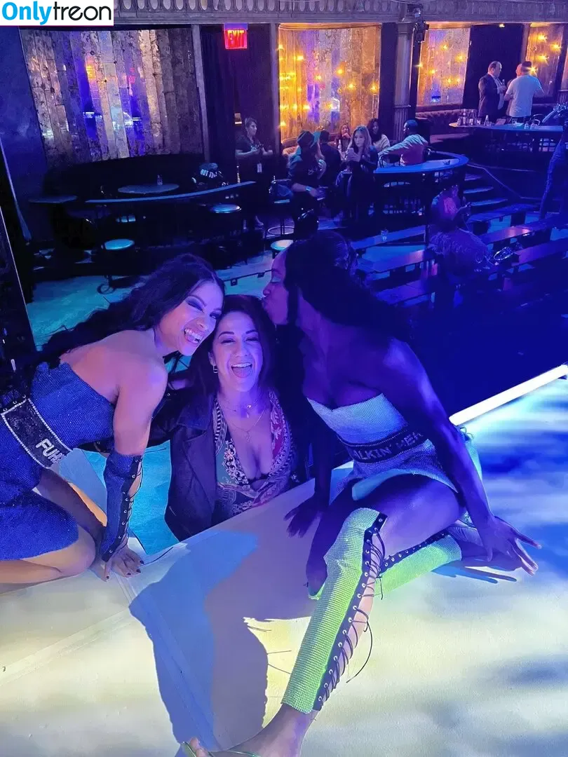 Bayley nude photo #0127 (Pamela Rose Martinez / bayley.r / itsmebayley)
