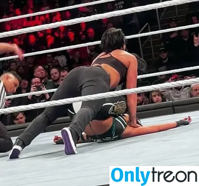 Bayley nude photo #0291 (Pamela Rose Martinez / bayley.r / itsmebayley)