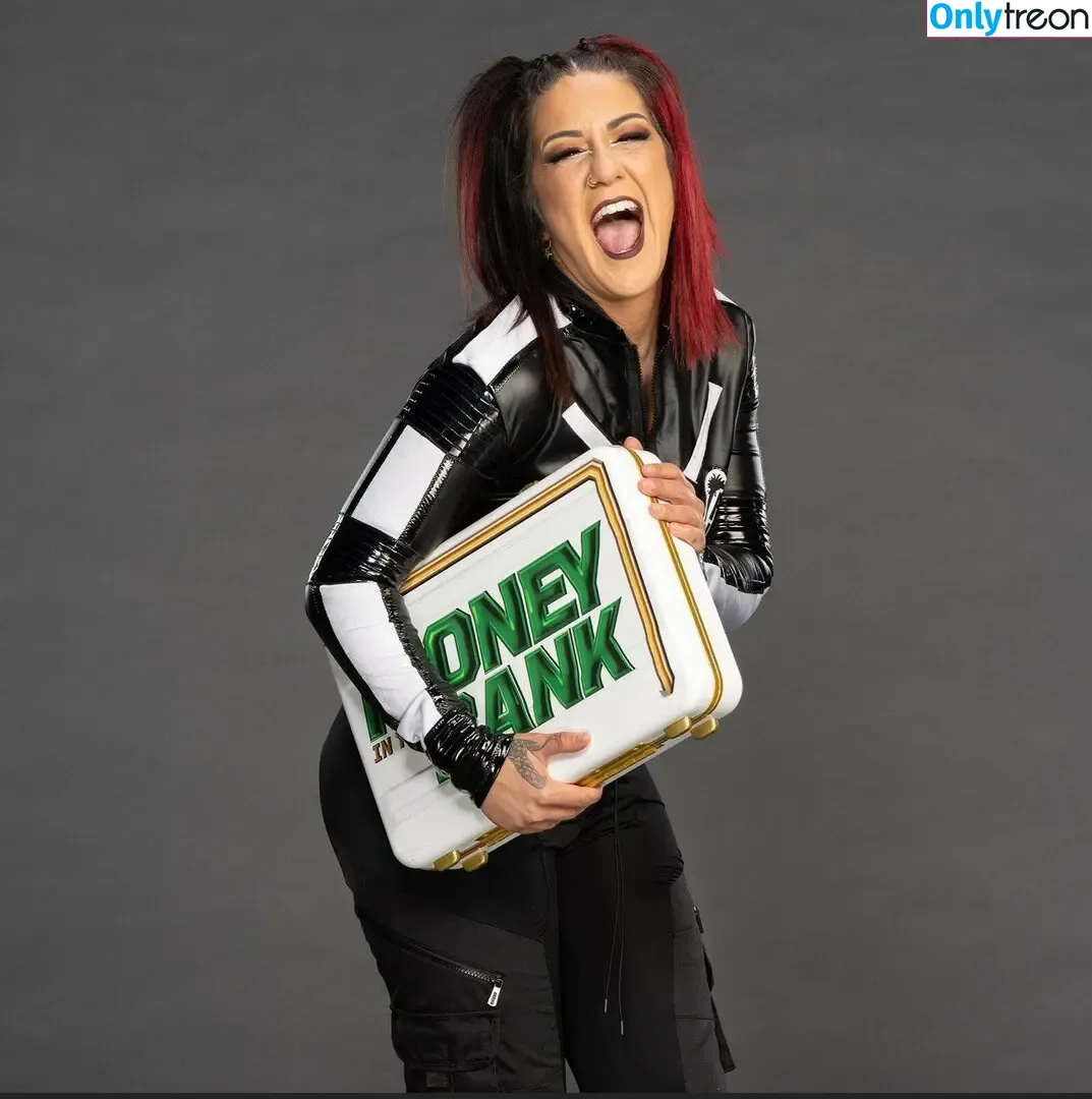 Bayley nude photo #0481 (Pamela Rose Martinez / bayley.r / itsmebayley)