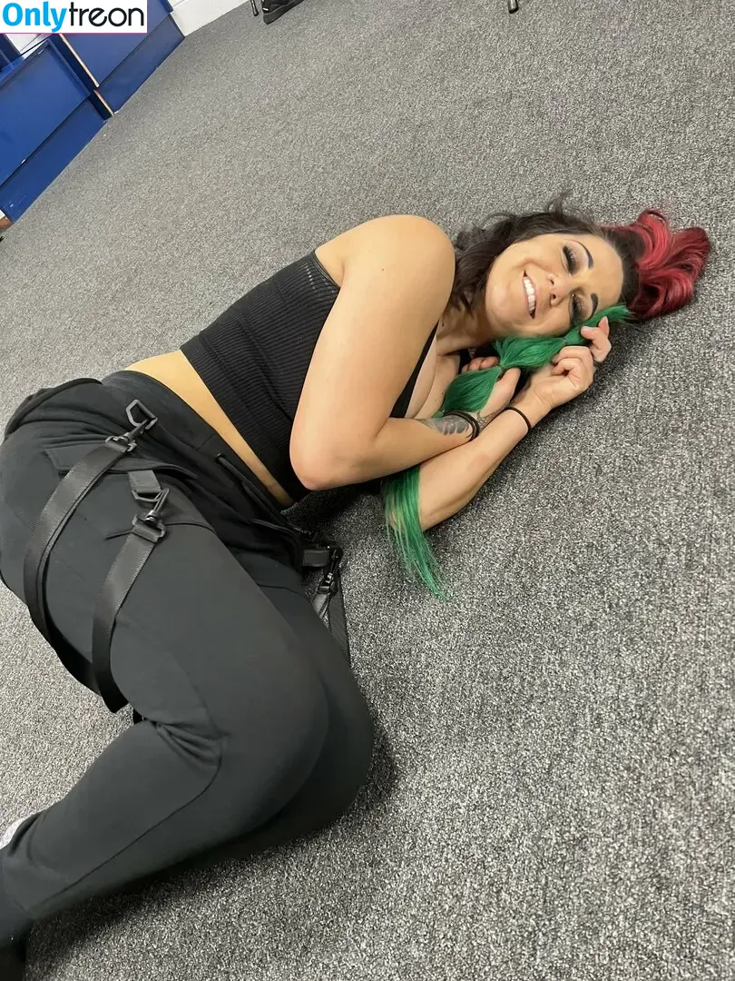 Bayley nude photo #0493 (Pamela Rose Martinez / bayley.r / itsmebayley)