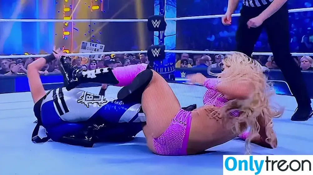 Bayley nude photo #0586 (Pamela Rose Martinez / bayley.r / itsmebayley)
