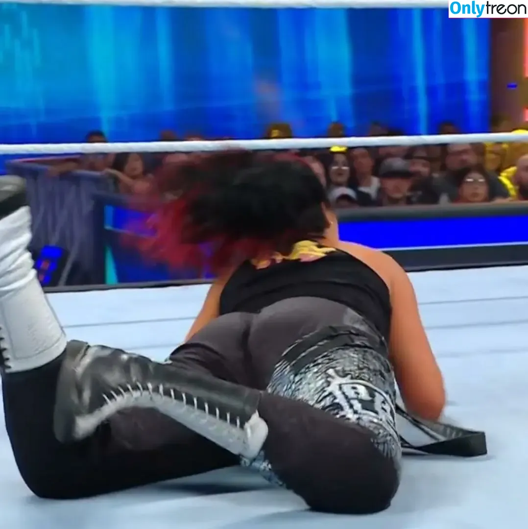 Bayley nude photo #0591 (Pamela Rose Martinez / bayley.r / itsmebayley)